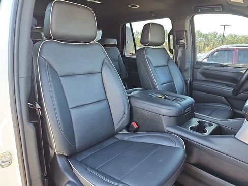 Used 2021 GMC Yukon SLT w/ SLT Luxury Package image 13