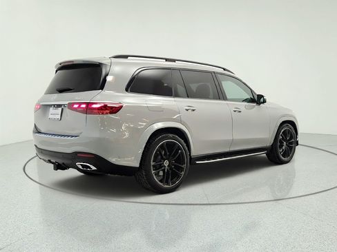Used 2024 Mercedes-Benz GLS 450 4MATIC image 5