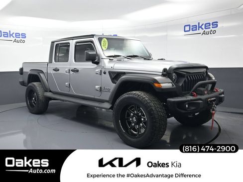 Used 2020 Jeep Gladiator Overland AWD/4WD image 1