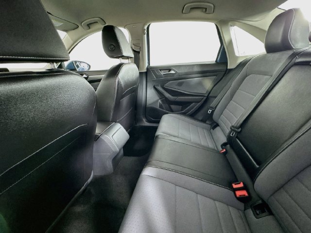 Used 2025 Volkswagen Jetta SE FWD image 22