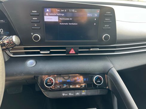 Used 2023 Hyundai Elantra SEL image 16