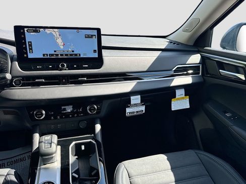 Used 2025 Mitsubishi Outlander SE FWD image 25
