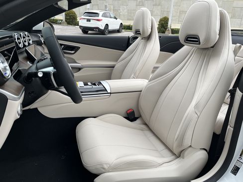 New 2026 Mercedes-Benz CLE 450 4MATIC Cabriolet image 16