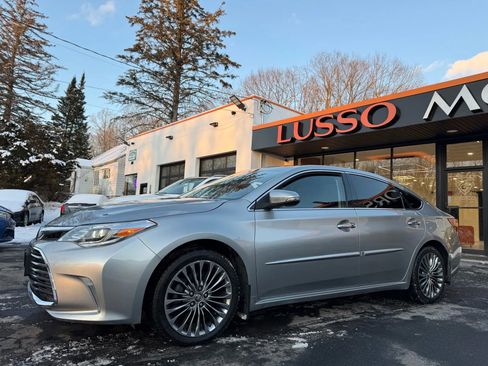 Used 2016 Toyota Avalon XLE image 3