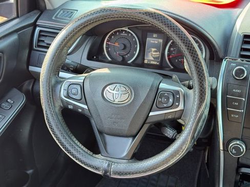 Used 2015 Toyota Camry SE FWD image 17
