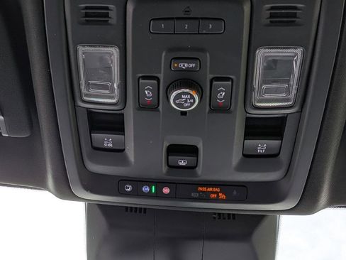 Used 2021 Cadillac Escalade ESV Sport w/ Driver Assist Tech Package AWD/4WD image 18