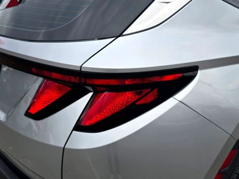 Used 2025 Hyundai Tucson SE image 25