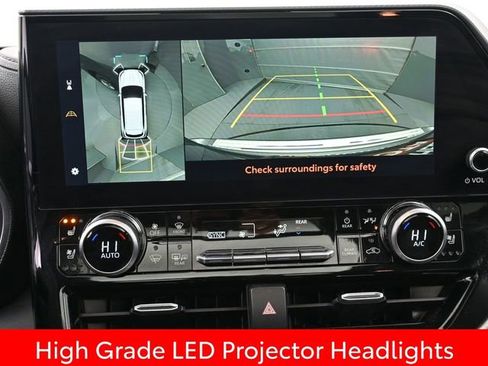 Used 2023 Toyota Highlander Platinum image 15