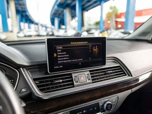 Used 2019 Audi Q5 2.0T Premium Plus w/ Premium Plus Package AWD/4WD image 28