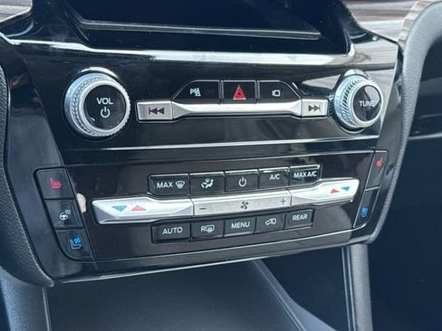 Used 2023 Ford Explorer Limited image 26