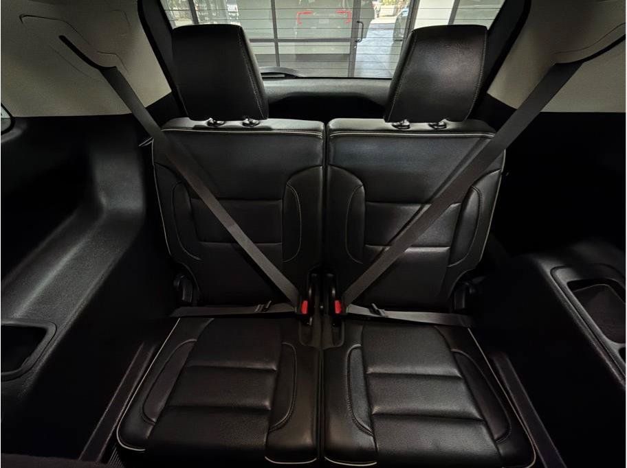 Used 2023 GMC Acadia Denali FWD image 13