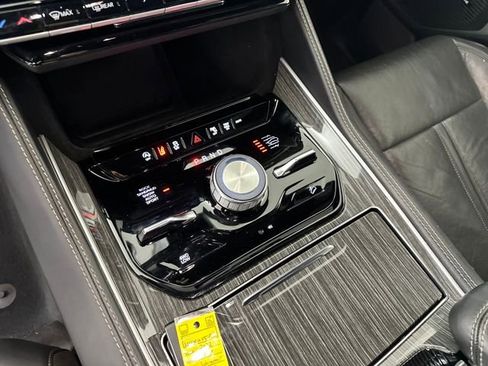 Used 2022 Jeep Wagoneer Series III w/ Flexible Seating Group image 40