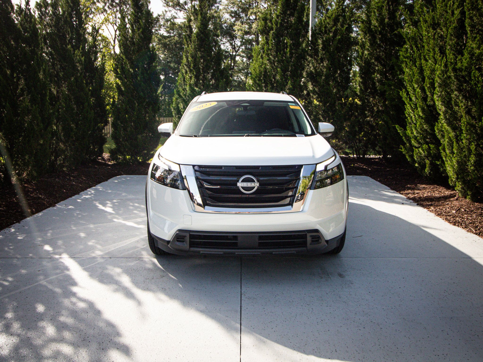 Used 2025 Nissan Pathfinder SV AWD/4WD image 3