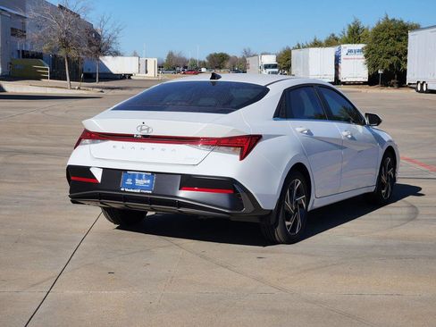 New 2026 Hyundai Elantra Limited image 4