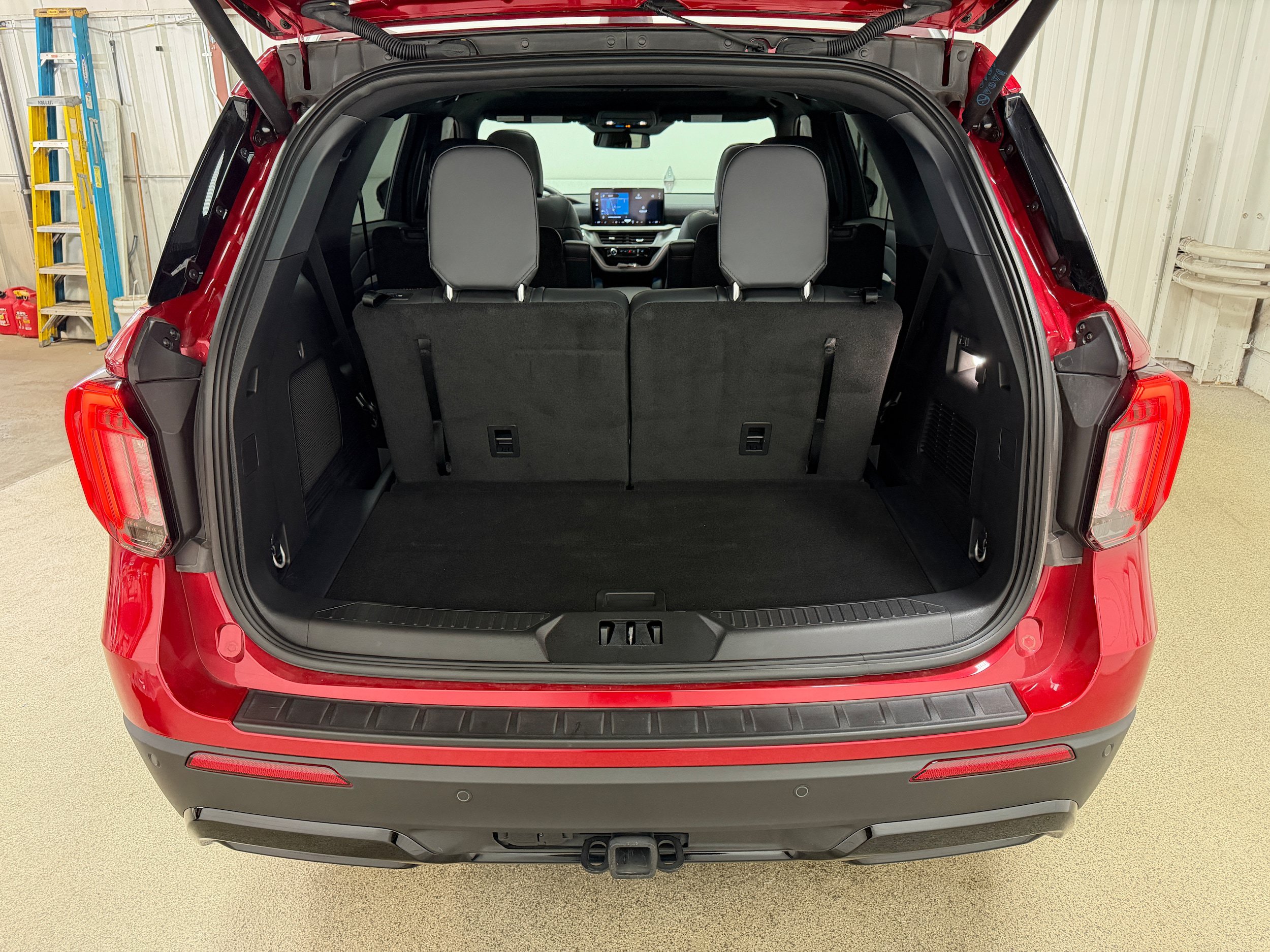 Used 2026 Ford Explorer ST-Line w/ ST-Line Street Pack AWD/4WD image 31