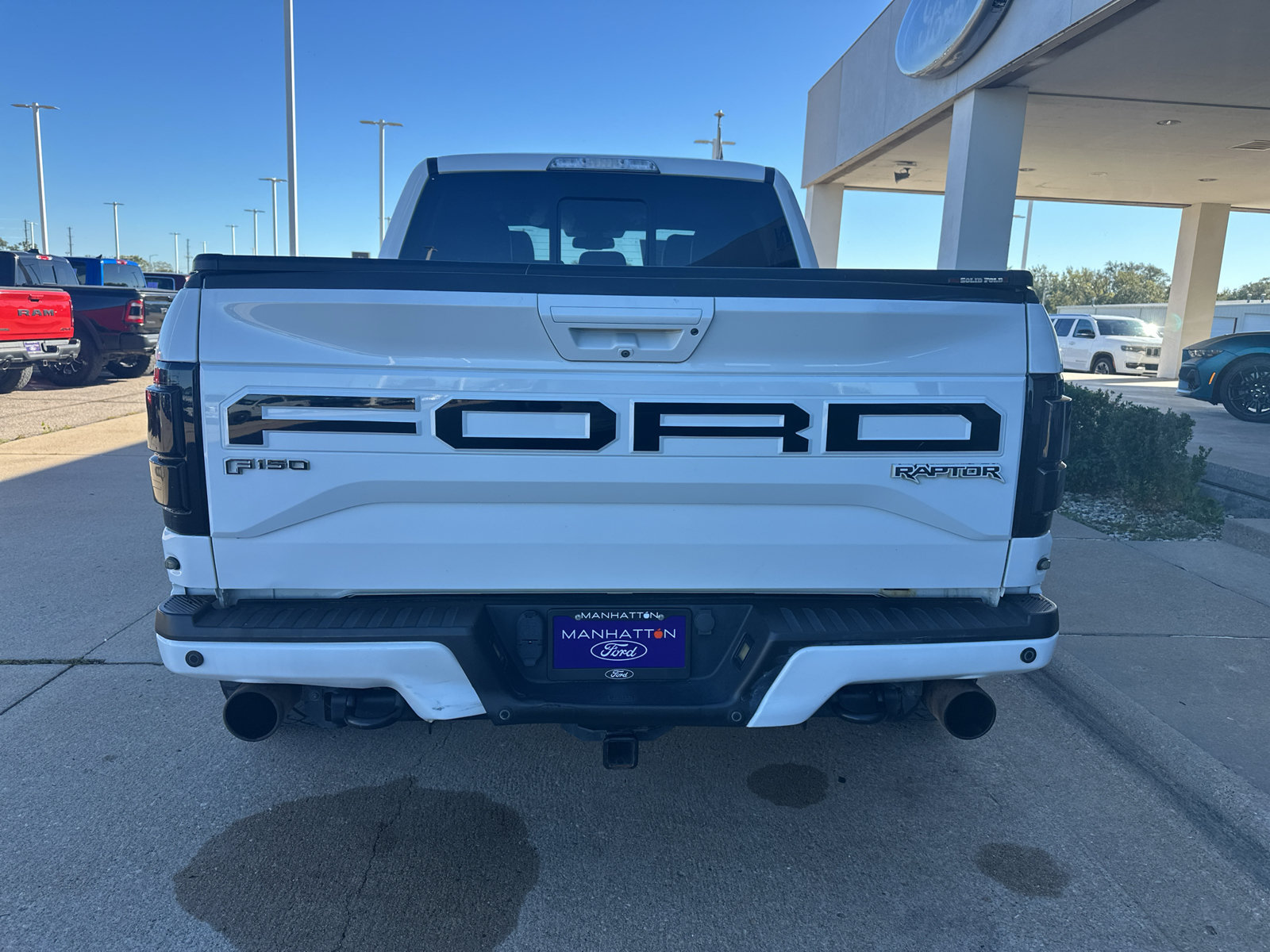 Used 2017 Ford F150 Raptor w/ Equipment Group 802A Luxury AWD/4WD image 15
