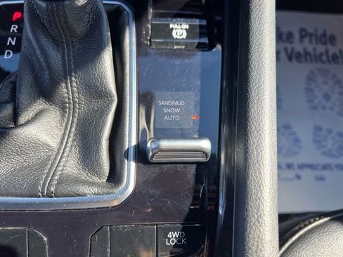 Used 2024 Jeep Compass Latitude w/ Altitude Special Edition image 23