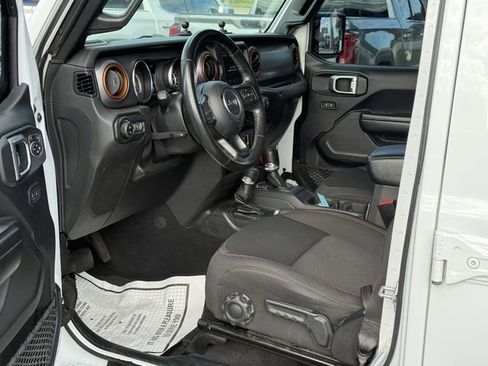 Used 2021 Jeep Gladiator Willys image 12