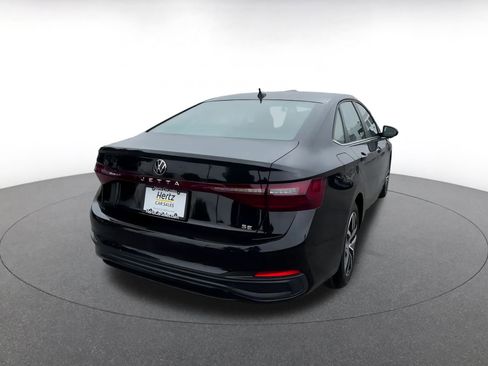 Used 2025 Volkswagen Jetta SE image 14