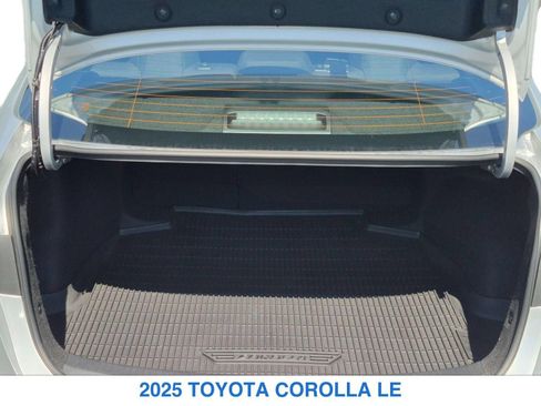 Used 2025 Toyota Corolla LE w/ LE Premium Package FWD image 7