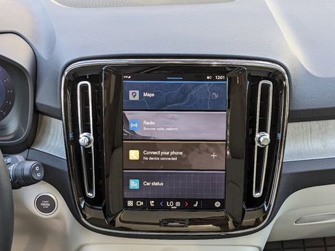New 2025 Volvo XC40 B5 Plus w/ Protection Package Premier AWD/4WD image 22