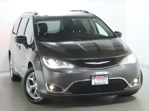 Used 2017 Chrysler Pacifica Touring-L Plus w/ Tire & Wheel Group FWD image 1