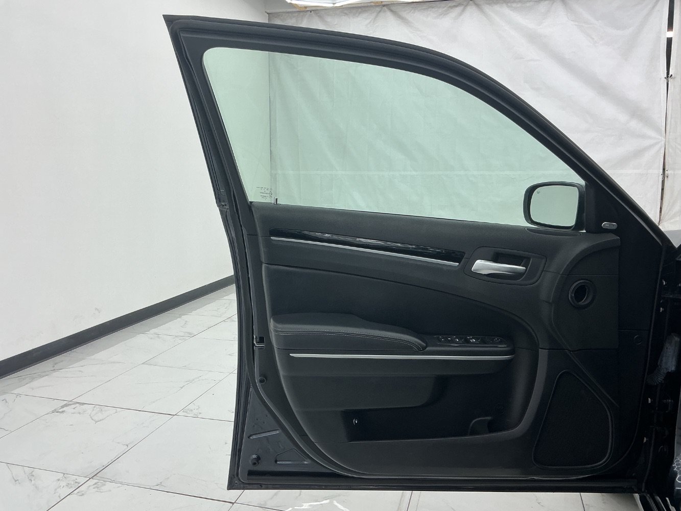 Used 2019 Chrysler 300 S AWD/4WD image 18