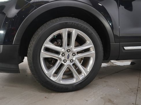 Used 2017 Ford Explorer XLT w/ Equipment Group 202A image 26