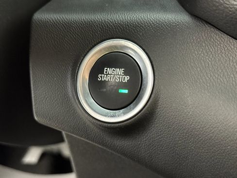 Used 2024 GMC Terrain SLE FWD image 33