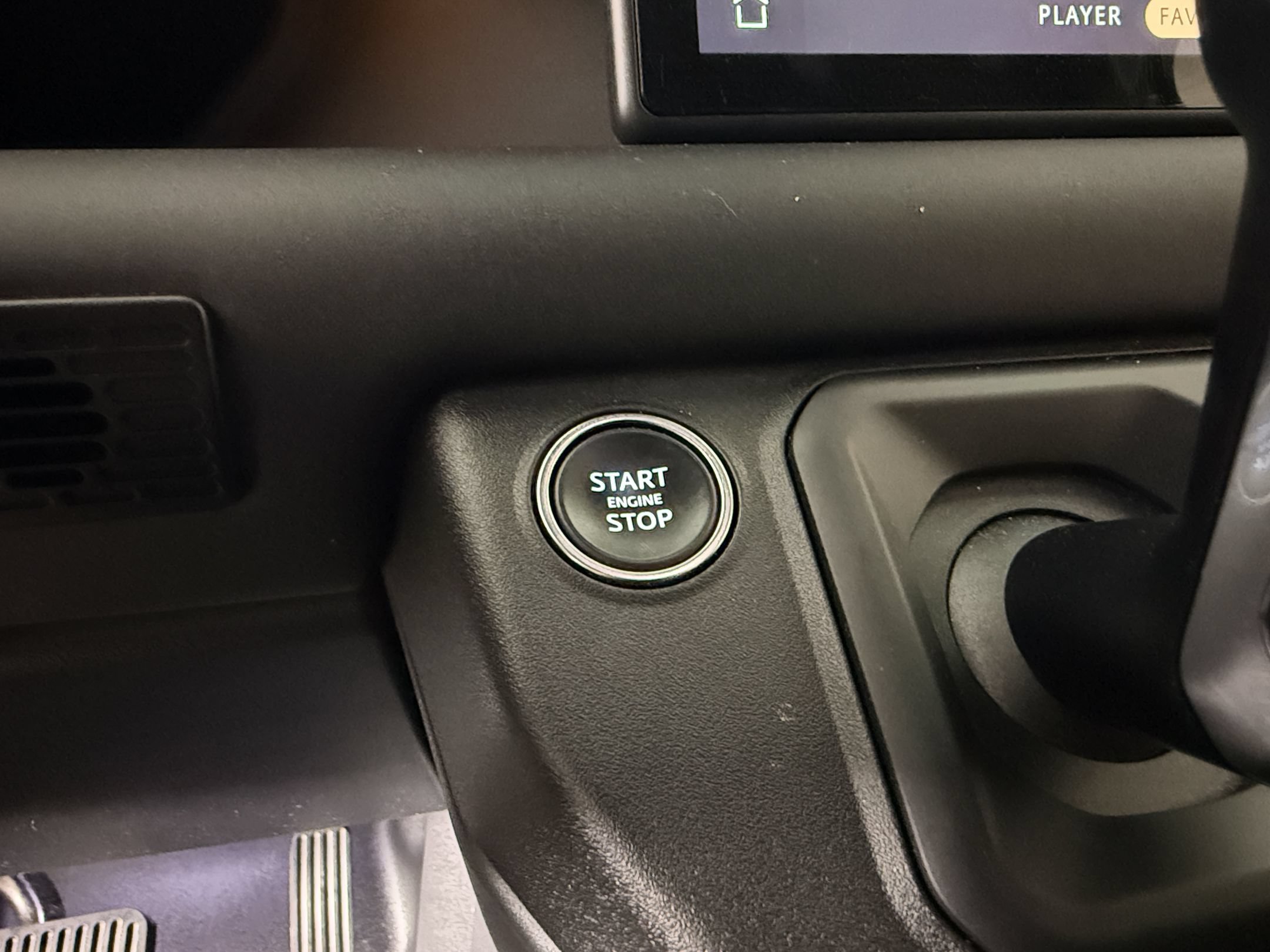 Used 2024 Land Rover Defender 110 X-Dynamic SE AWD/4WD image 16