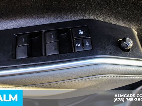 Used 2021 Toyota Highlander XLE image 42