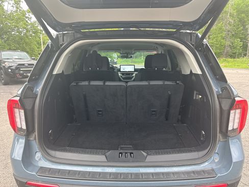 Used 2025 Ford Explorer Active AWD/4WD image 11