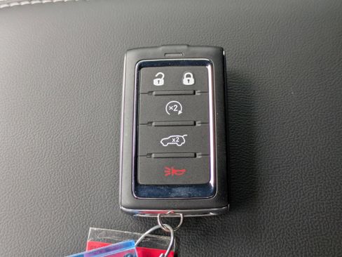 New 2025 Jeep Grand Cherokee Laredo X w/ Luxury Tech Group I image 32