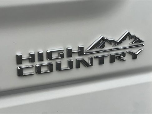 Used 2022 Chevrolet Silverado 1500 High Country w/ High Country Premium Package image 38