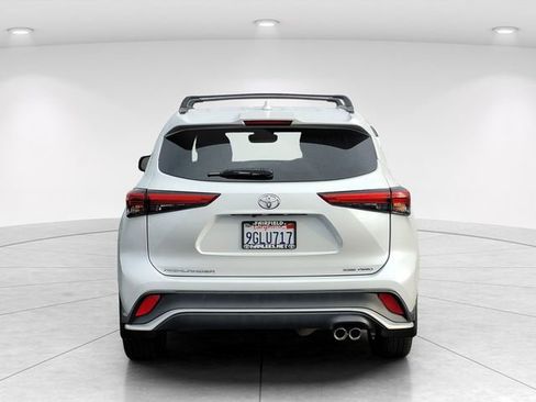 Used 2023 Toyota Highlander XSE image 5