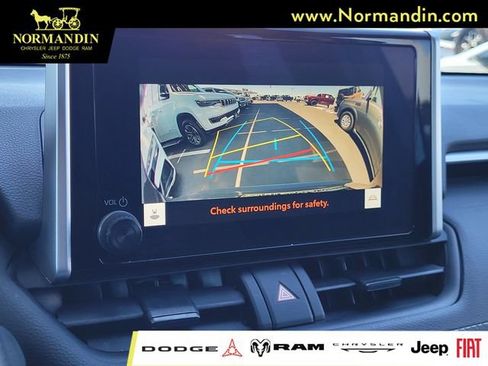 Used 2025 Toyota RAV4 XLE FWD image 10