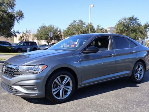 Used 2019 Volkswagen Jetta R-Line image 3