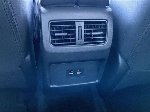 Used 2024 Nissan Rogue SV image 36