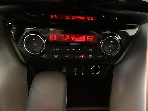 Used 2025 Mitsubishi Eclipse Cross AWD image 23