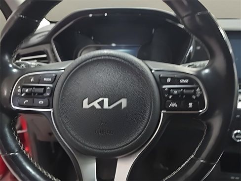 Used 2022 Kia Niro EX w/ Cold Weather Package image 21