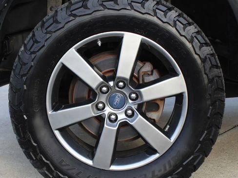 Used 2015 Ford F150 Lariat w/ Equipment Group 501A Mid AWD/4WD image 9
