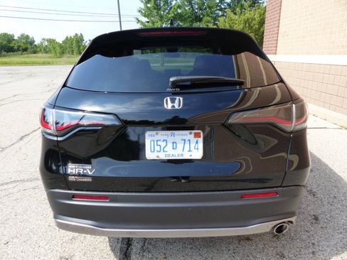 Used 2024 Honda HR-V Sport image 9