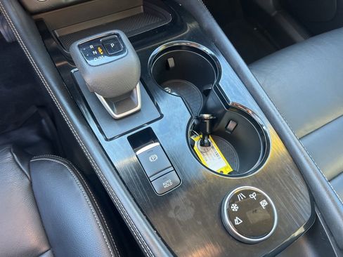 Used 2021 Nissan Rogue SL w/ Premium Package image 17