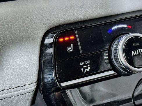Certified 2023 Honda Pilot Touring image 21