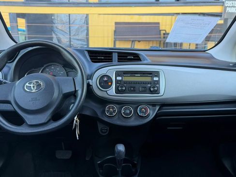 Used 2012 Toyota Yaris L FWD image 17