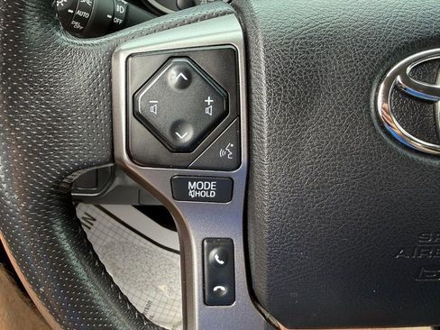 Certified 2022 Toyota Tacoma SR5 AWD/4WD image 25