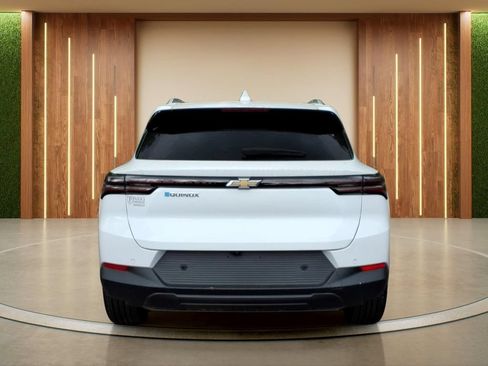 New 2026 Chevrolet Equinox EV LT FWD image 30