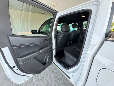 Used 2025 Chevrolet Colorado Trail Boss AWD/4WD image 19