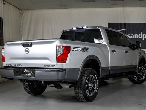 Used 2019 Nissan Titan PRO-4X image 8