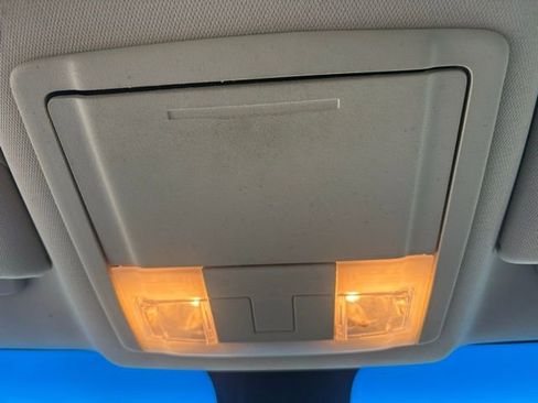 Used 2016 Ford Taurus SE image 34